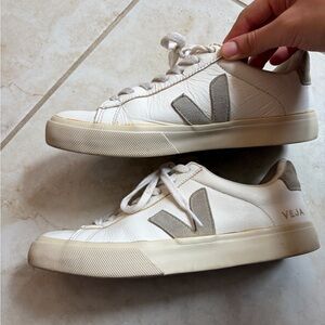 Veja Women 9 Campo Leather, Extra White/Natural Suede